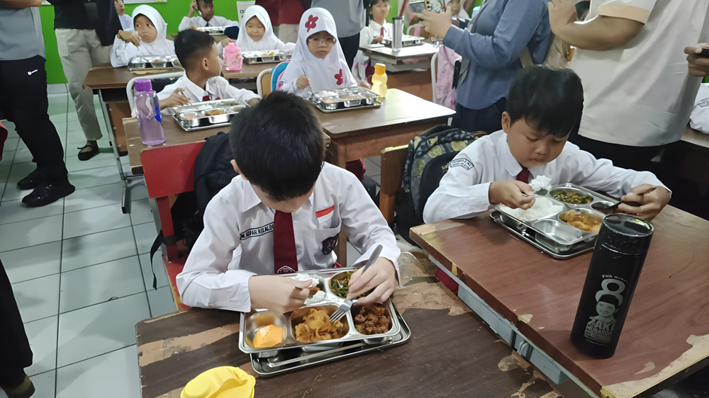 Program Makan Bergizi Gratis Sukses Sasar 58 Juta Orang dan Tekan Angka Stunting di Jawa Barat